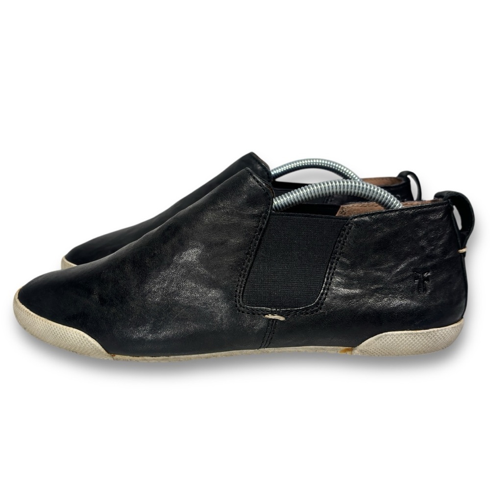 Frye Melanie Chelsea Black Leather Flat Comfort‎ Slip-On Shoes Size 7.5